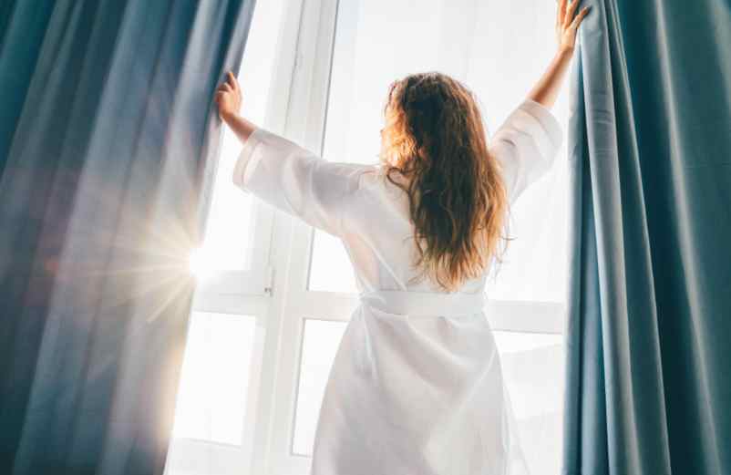 Comment Poser Des Rideaux De Façon Originale Comment poser des rideaux de façon originale ? - Maison Robert Tatin