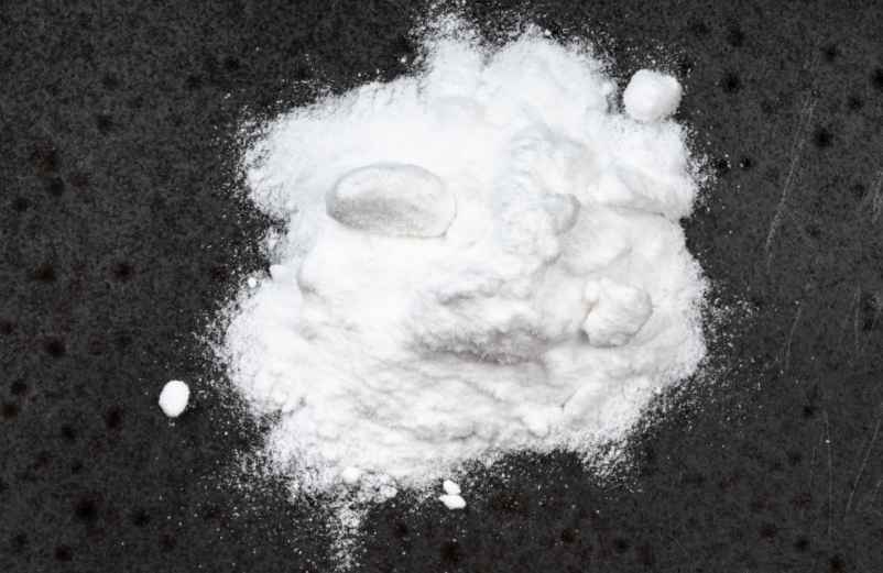 Quelle est la différence entre du bicarbonate de soude et du bicarbonate de sodium ?