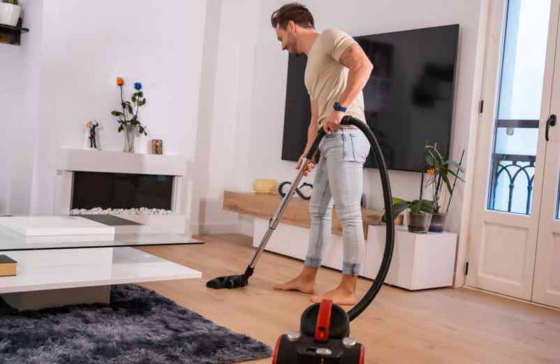 Effectuez un nettoyage complet pour éliminer la poussière et la saleté de votre chambre