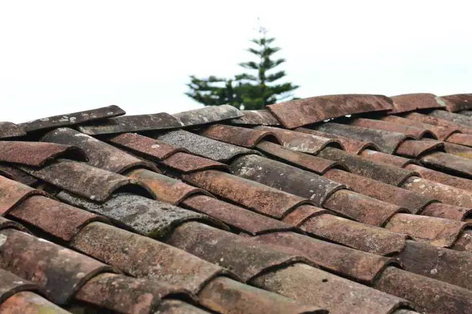 Pouvez-vous vendre votre maison avec un toit en amiante ?