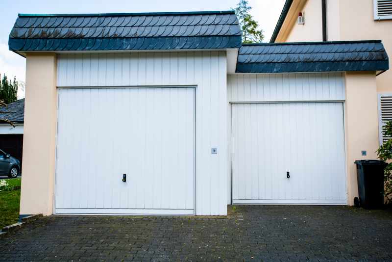 Comment isoler une porte de garage sectionnelle ou basculante ?