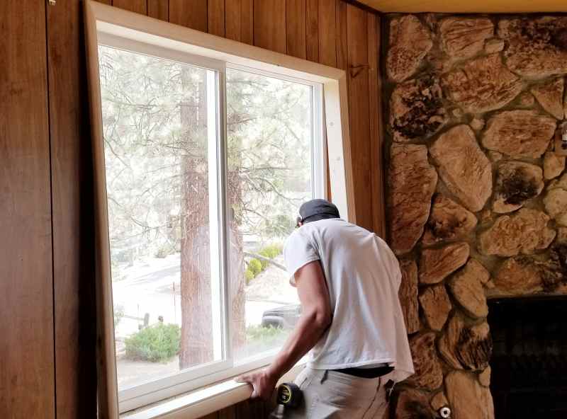 Comment finir l'entourage après avoir posé des fenêtres en applique ?