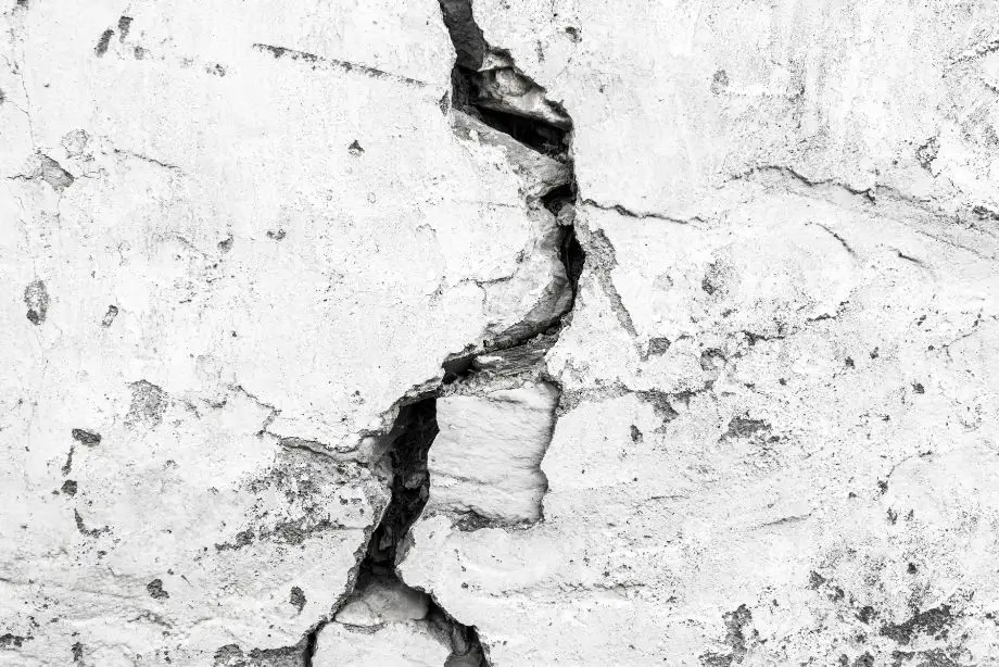 Grosse fissure sur un mur extérieur : pourquoi agir rapidement ?