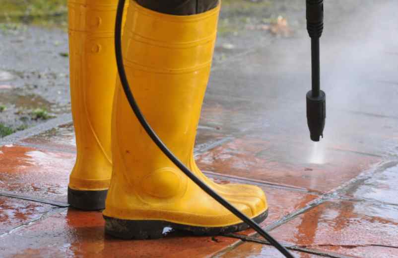 Comment enlever des taches de rouille sur carrelage extérieur : l’astuce redoutable qui marche à tous les coups